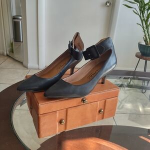 Nina Originals Black Heels with Buckle Detail